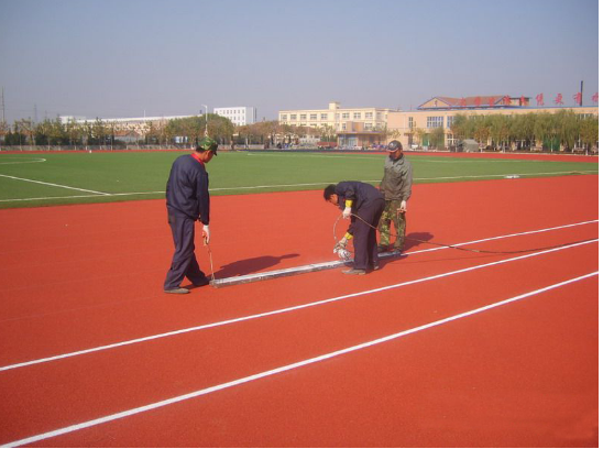 广州专业塑胶跑道施工公司，AIFA体育塑胶跑道施工